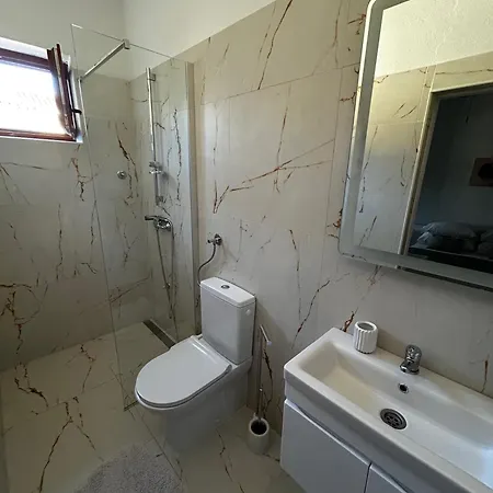 And Sinka Biograd Na Moru