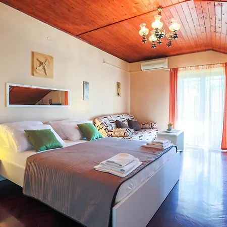 Guest house And Sinka 3*